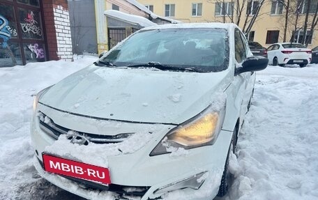 Hyundai Solaris II рестайлинг, 2015 год, 500 000 рублей, 1 фотография