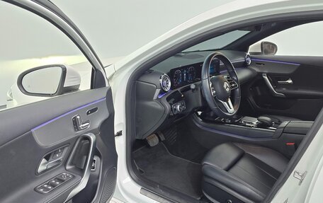 Mercedes-Benz A-Класс, 2021 год, 2 926 000 рублей, 10 фотография