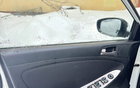 Hyundai Solaris II рестайлинг, 2015 год, 500 000 рублей, 5 фотография