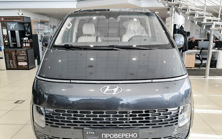 Hyundai Staria, 2021 год, 4 350 000 рублей, 2 фотография