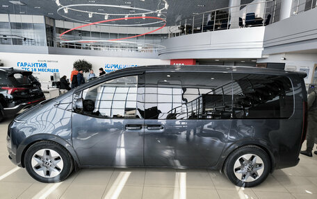 Hyundai Staria, 2021 год, 4 350 000 рублей, 10 фотография