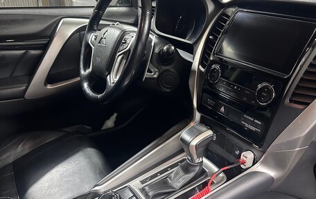 Mitsubishi Pajero Sport III рестайлинг, 2018 год, 2 900 000 рублей, 1 фотография