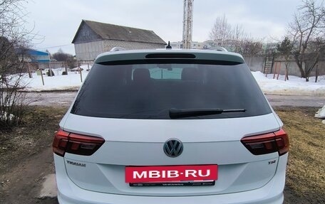 Volkswagen Tiguan II, 2017 год, 2 200 000 рублей, 3 фотография