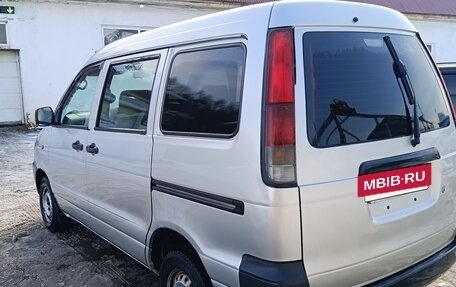 Toyota Town Ace III, 2003 год, 690 000 рублей, 4 фотография