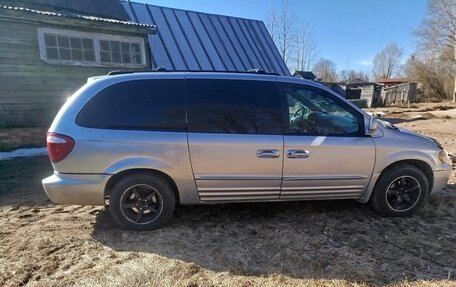 Chrysler Town & Country IV, 2001 год, 835 000 рублей, 2 фотография