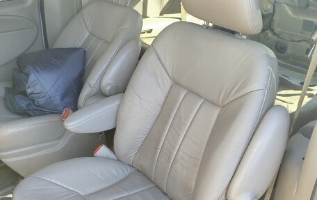 Chrysler Town & Country IV, 2001 год, 835 000 рублей, 6 фотография