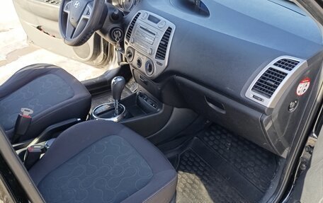 Hyundai i20 IB рестайлинг, 2010 год, 680 000 рублей, 18 фотография