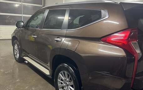 Mitsubishi Pajero Sport III рестайлинг, 2018 год, 2 900 000 рублей, 10 фотография