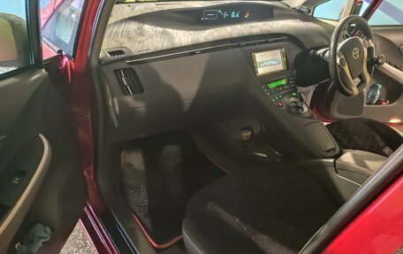 Toyota Prius, 2011 год, 1 100 000 рублей, 3 фотография