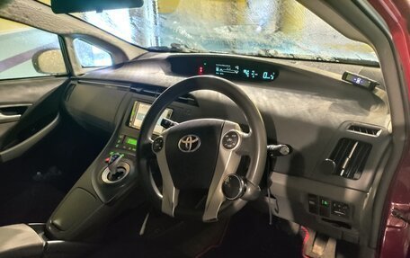 Toyota Prius, 2011 год, 1 100 000 рублей, 10 фотография
