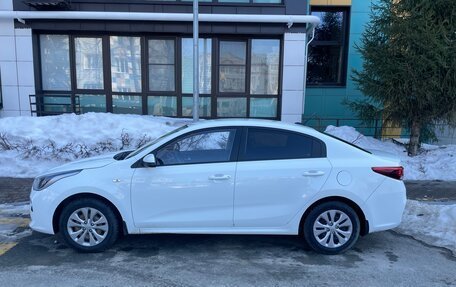 KIA Rio IV, 2018 год, 1 090 000 рублей, 4 фотография