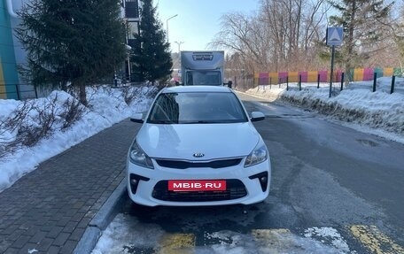 KIA Rio IV, 2018 год, 1 090 000 рублей, 2 фотография