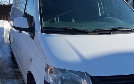 Volkswagen Transporter T5 рестайлинг, 2006 год, 800 000 рублей, 2 фотография