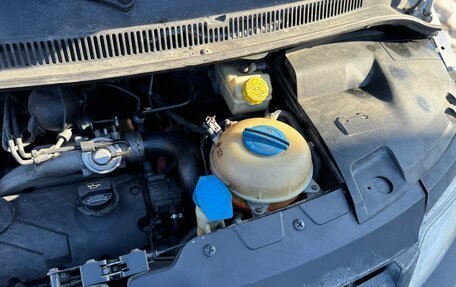 Volkswagen Transporter T5 рестайлинг, 2006 год, 800 000 рублей, 6 фотография