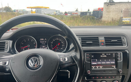 Volkswagen Jetta VI, 2018 год, 1 600 000 рублей, 2 фотография