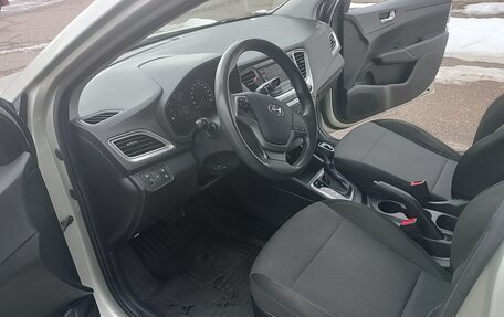 Hyundai Solaris II рестайлинг, 2019 год, 1 349 000 рублей, 8 фотография