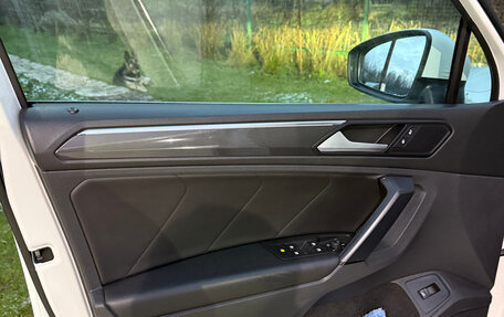 Volkswagen Tiguan II, 2019 год, 3 100 000 рублей, 10 фотография