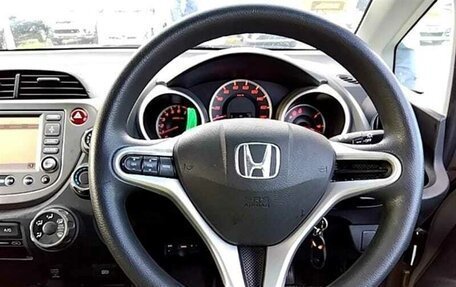 Honda Fit III, 2010 год, 980 000 рублей, 11 фотография