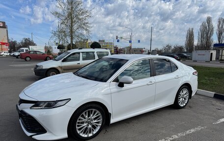 Toyota Camry, 2019 год, 2 650 000 рублей, 2 фотография