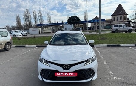 Toyota Camry, 2019 год, 2 650 000 рублей, 3 фотография