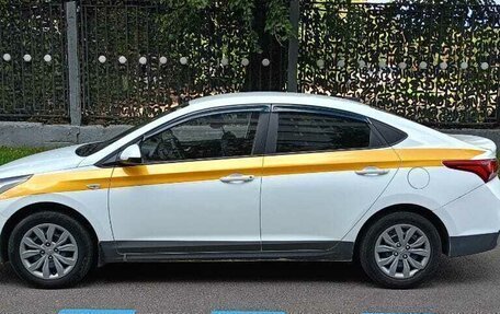 Hyundai Solaris II рестайлинг, 2020 год, 1 100 000 рублей, 5 фотография