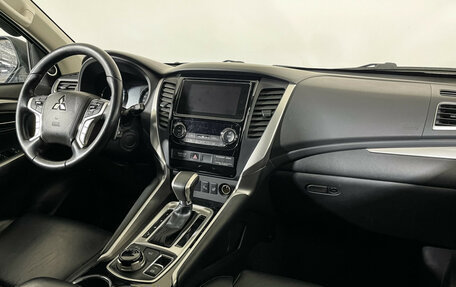 Mitsubishi Pajero Sport III рестайлинг, 2019 год, 3 647 000 рублей, 9 фотография