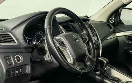 Mitsubishi Pajero Sport III рестайлинг, 2019 год, 3 647 000 рублей, 13 фотография