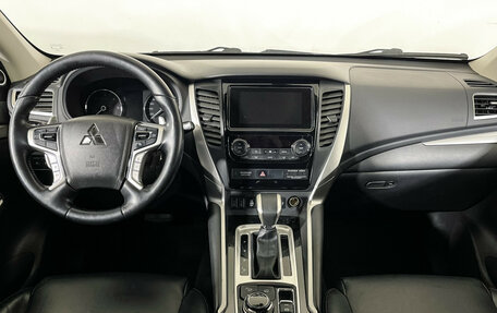 Mitsubishi Pajero Sport III рестайлинг, 2019 год, 3 647 000 рублей, 12 фотография