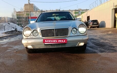 Mercedes-Benz E-Класс, 1998 год, 380 000 рублей, 2 фотография