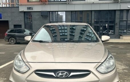 Hyundai Solaris II рестайлинг, 2011 год, 950 000 рублей, 2 фотография