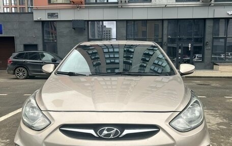 Hyundai Solaris II рестайлинг, 2011 год, 950 000 рублей, 5 фотография
