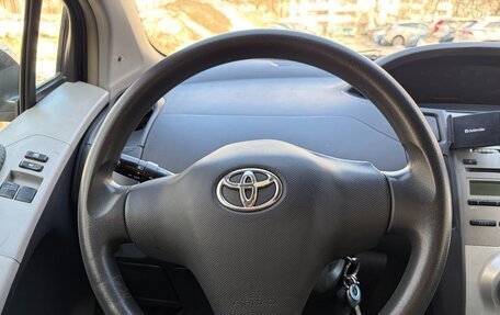 Toyota Yaris III рестайлинг, 2007 год, 579 000 рублей, 22 фотография