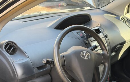 Toyota Yaris III рестайлинг, 2007 год, 579 000 рублей, 21 фотография