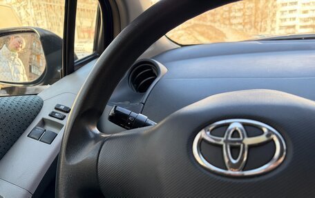 Toyota Yaris III рестайлинг, 2007 год, 579 000 рублей, 23 фотография