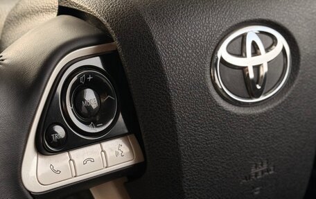 Toyota Prius IV XW50, 2016 год, 1 580 000 рублей, 13 фотография