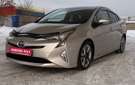 Toyota Prius IV XW50, 2016 год, 1 580 000 рублей, 3 фотография