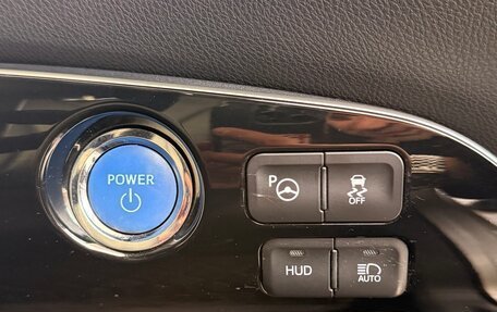 Toyota Prius IV XW50, 2016 год, 1 580 000 рублей, 18 фотография