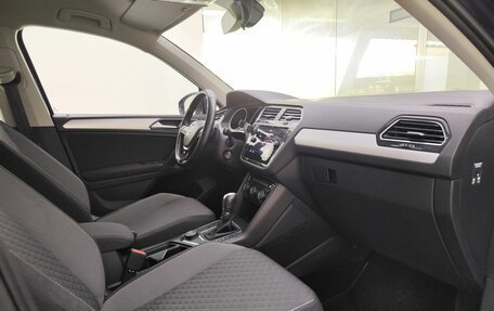 Volkswagen Tiguan II, 2017 год, 2 499 000 рублей, 13 фотография