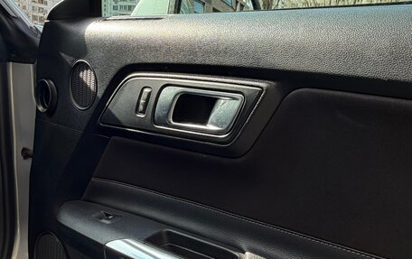 Ford Mustang VI рестайлинг, 2020 год, 2 850 000 рублей, 16 фотография