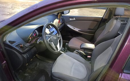 Hyundai Solaris II рестайлинг, 2011 год, 680 000 рублей, 7 фотография