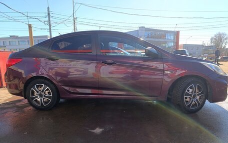 Hyundai Solaris II рестайлинг, 2011 год, 680 000 рублей, 2 фотография