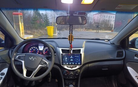 Hyundai Solaris II рестайлинг, 2011 год, 680 000 рублей, 8 фотография