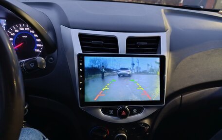 Hyundai Solaris II рестайлинг, 2011 год, 680 000 рублей, 9 фотография