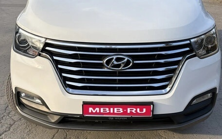 Hyundai Grand Starex Grand Starex I рестайлинг 2, 2018 год, 3 270 000 рублей, 1 фотография