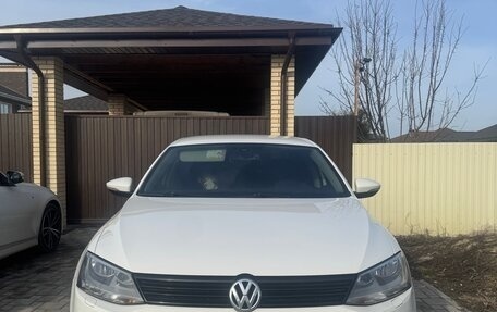 Volkswagen Jetta VI, 2013 год, 960 000 рублей, 2 фотография