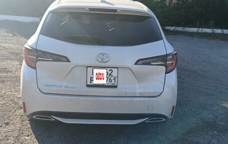 Toyota Corolla, 2021 год, 2 350 000 рублей, 4 фотография