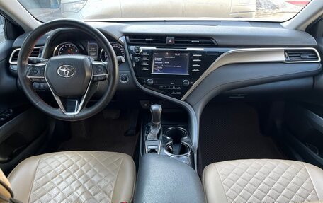 Toyota Camry, 2021 год, 1 900 000 рублей, 8 фотография