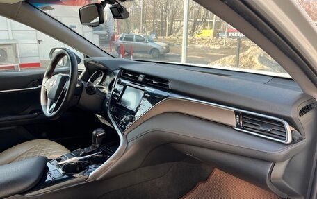 Toyota Camry, 2021 год, 1 900 000 рублей, 9 фотография