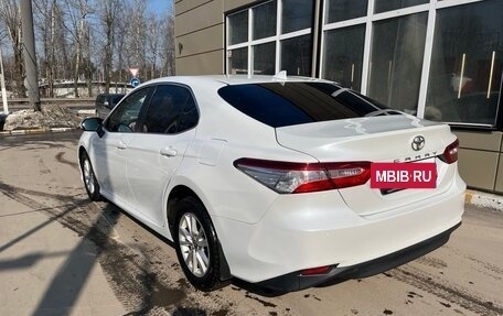 Toyota Camry, 2021 год, 1 900 000 рублей, 7 фотография
