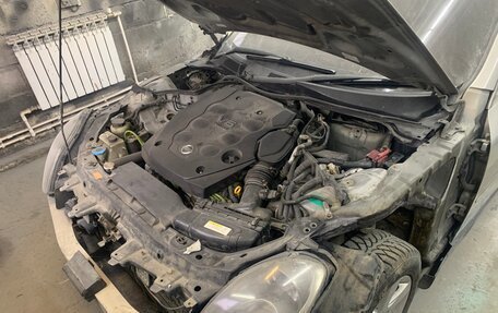 Nissan Skyline, 2002 год, 800 000 рублей, 24 фотография